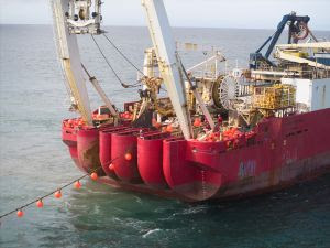 V.tal e Meta iniciam aterrissagem do cabo submarino Malbec no RS